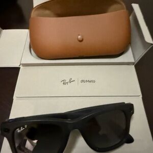 Ray-Ban Black Wayfarer Meta Ray-Sunglasses